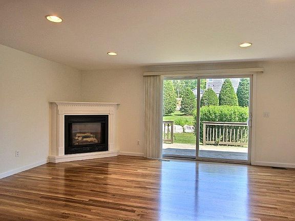 3rd image of 850 W Falmouth Hwy #5