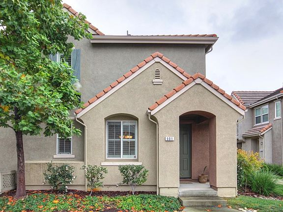 2nd image of 901 Dante Cir