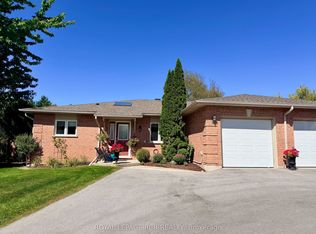 28 Reddington Dr #1, Caledon, ON L7E0E4