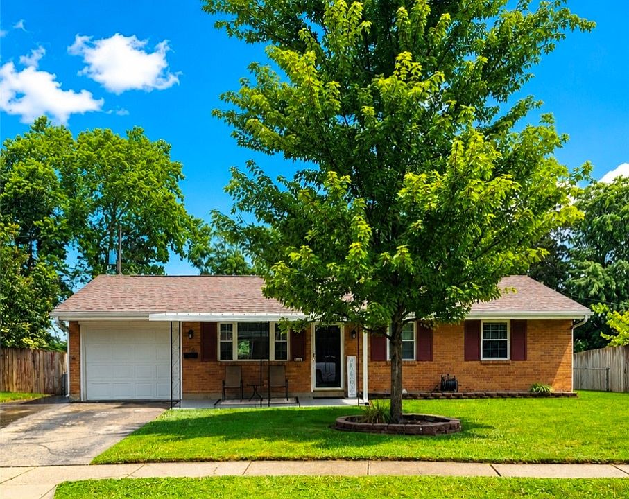 1st image of 379 Ellenwood Dr