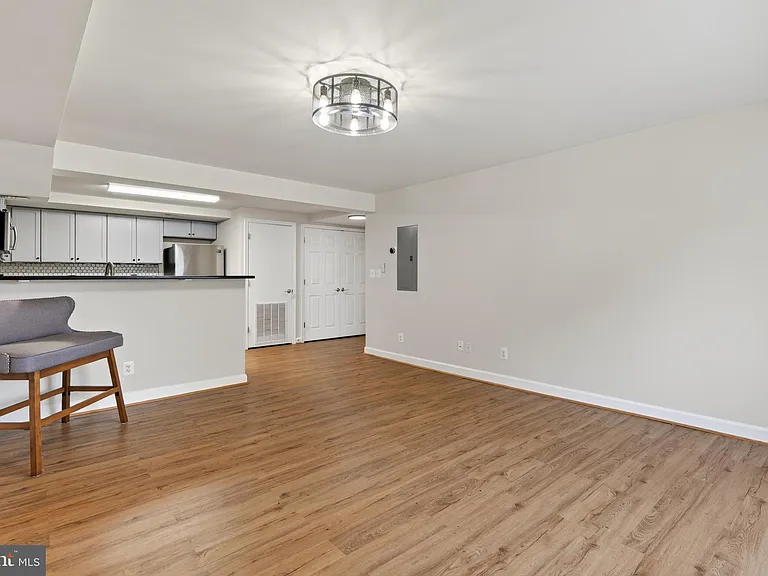 1461 N Van Dorn St #A — Photo 10