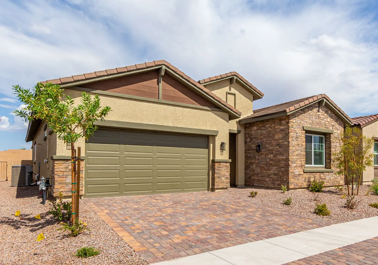 Amazing Location In Cadence! 1 Story — Photo 3