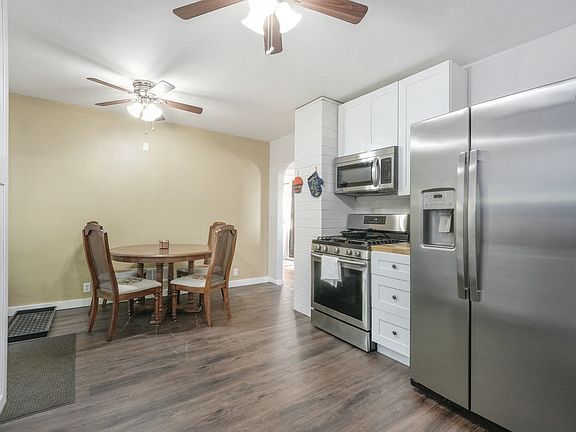 4th image of 16129 Mercury Dr