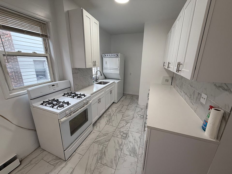 1st image of 134 Crescent Pl #1