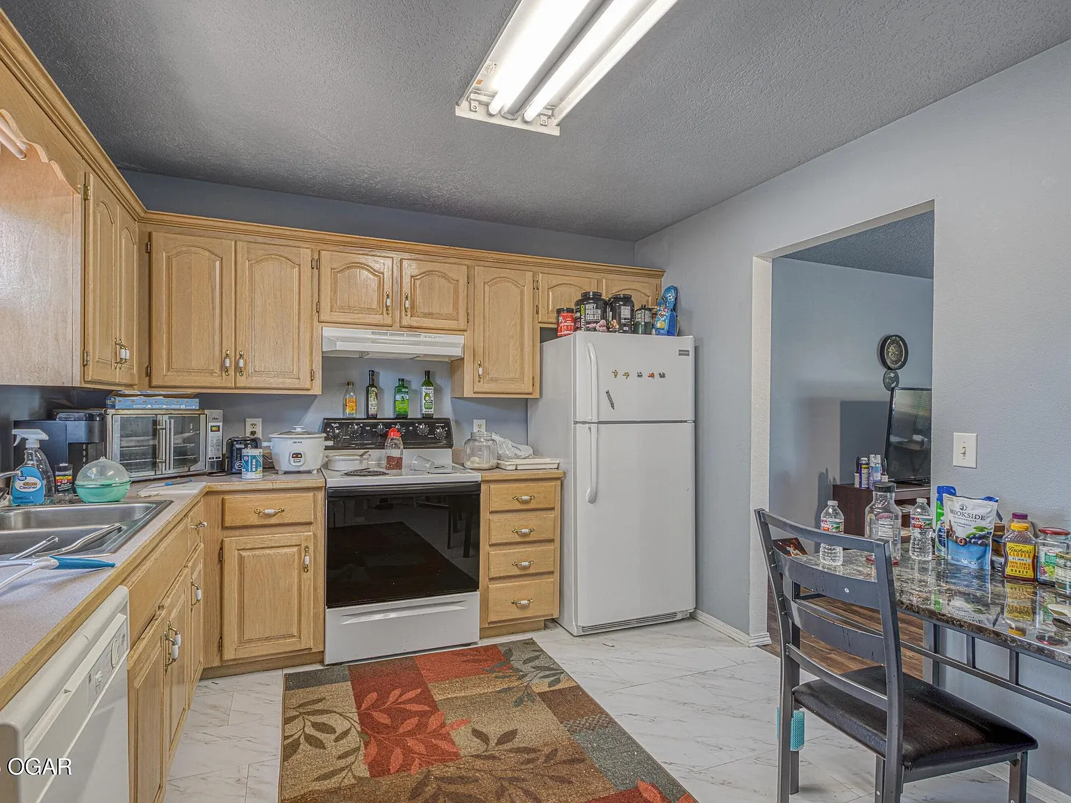 2 bed, 1.0 bath, 885 sqft, $900 — Photo 3
