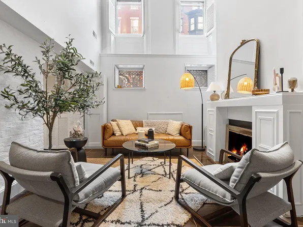 1903 Spruce St APT 1B, Philadelphia, PA 19103