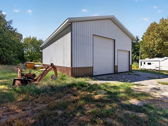 4th image of 32090 Duck Creek Blvd