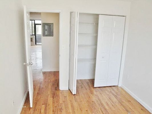 4th image of 60-57 Flushing Ave #2AA