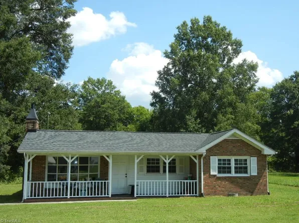 511 State Highway 100, Whitsett, NC 27377