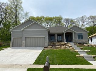 5504 Holscher Rd, Mc Farland, WI 53558