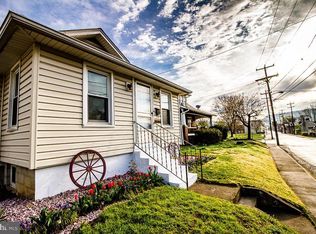 24 Water St, Petersburg, WV 26847