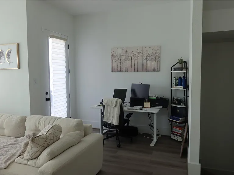 4810 Cochran St — Photo 10