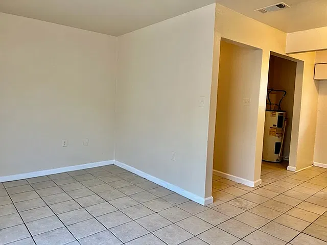 2 bed, 925 sqft, $1,100 — Photo 4