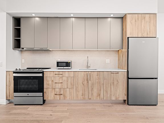 4th image of 265 Lorimer St #469