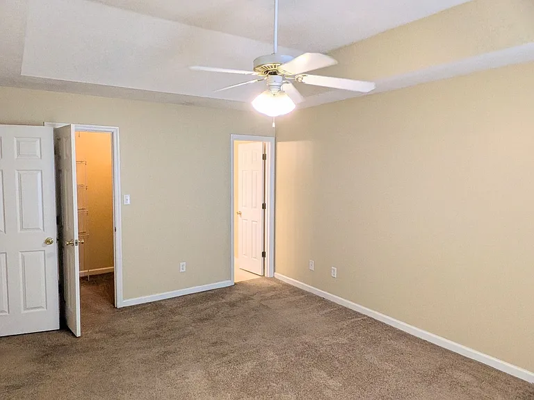 407 Flowing Creek Dr — Photo 19