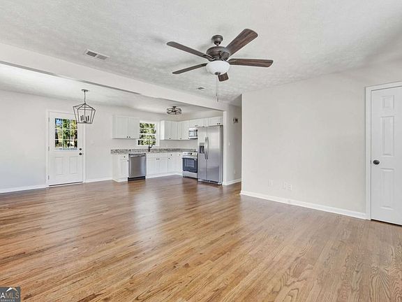 5th image of 4220 Kent Dr