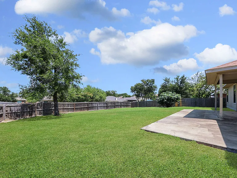 4802 Sapphire Dr — Photo 22