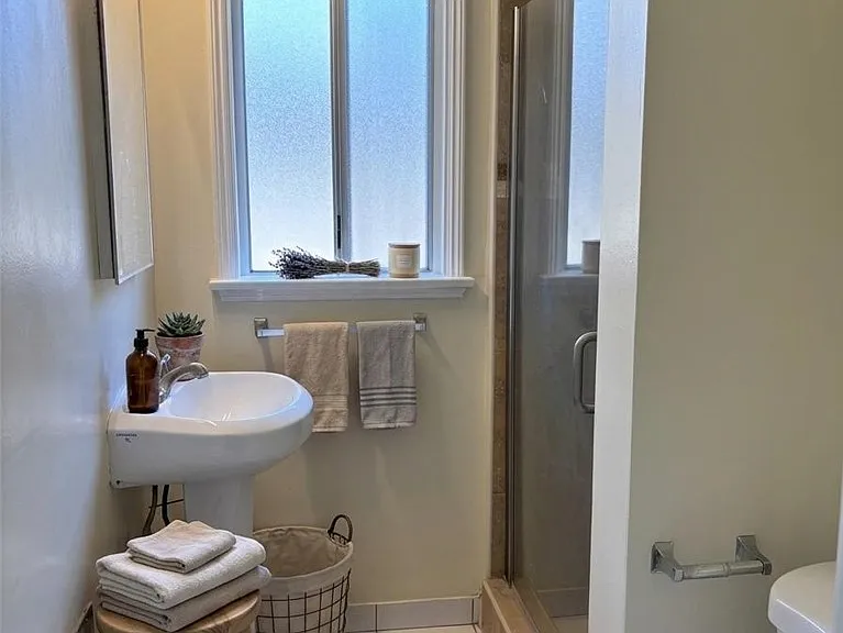4565 E Carson St — Photo 14