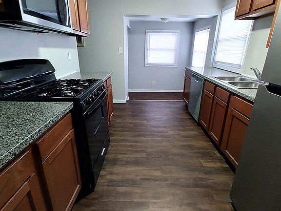 5th image of 1326 Eastbrook Dr