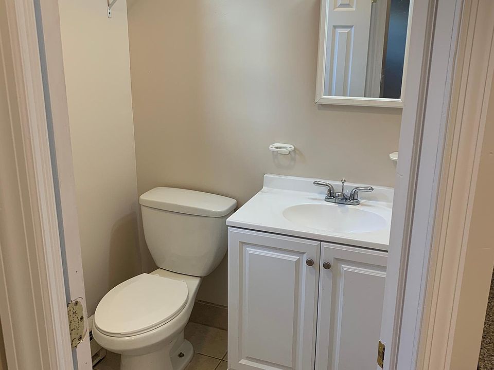 2nd image of 147 Macarthur Ave APT 1