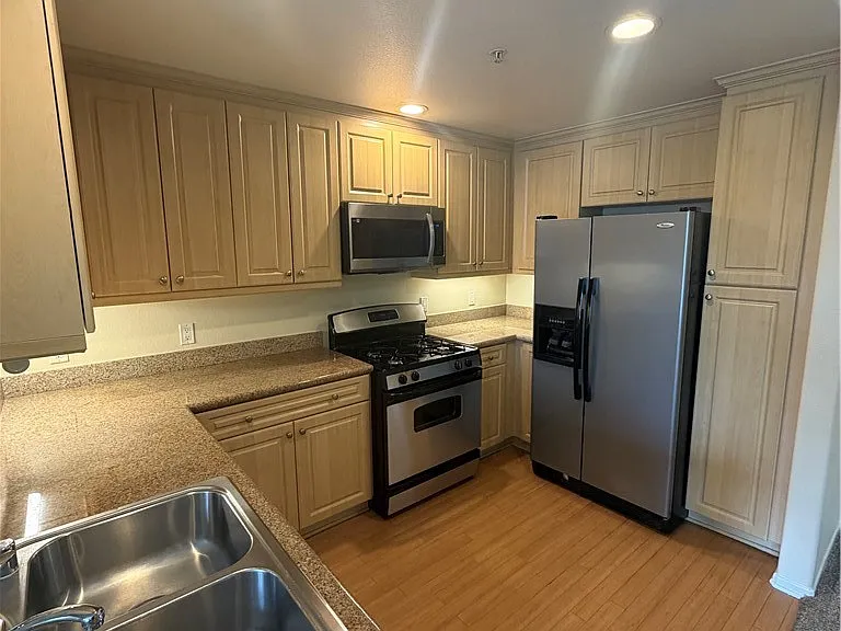 2313 Watermarke Pl — Photo 2
