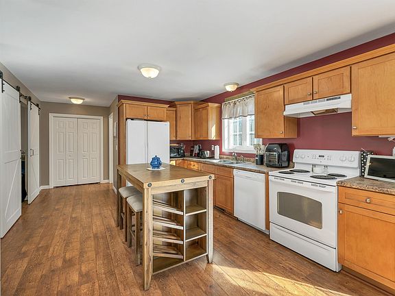 2nd image of 104 Weare Road