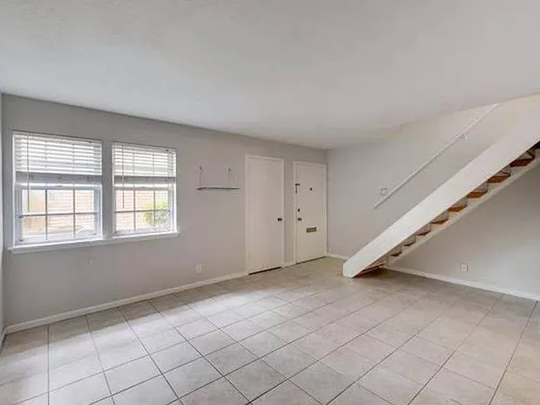 7409 Shadow Hill Dr #101 — Photo 2