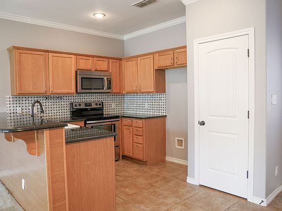 4th image of 7253 Barksdale Ln