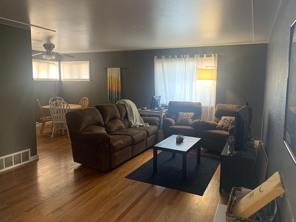 Living room & dining area