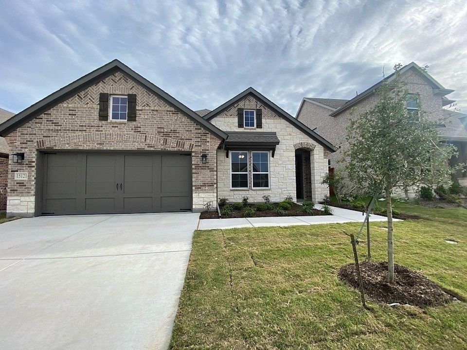 1st image of 15121 Green Bluff Dr