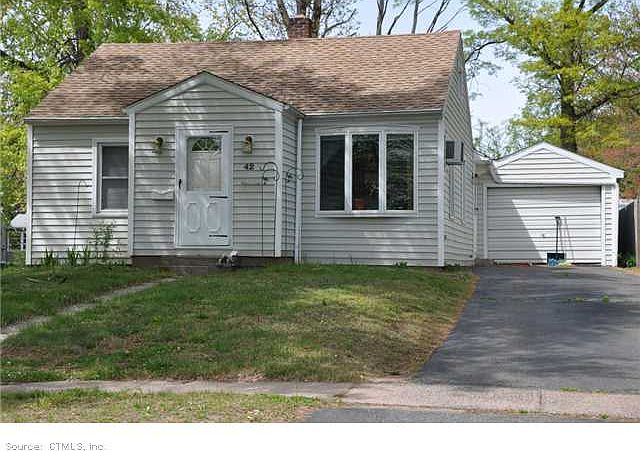 1st image of 42 Hollister Dr