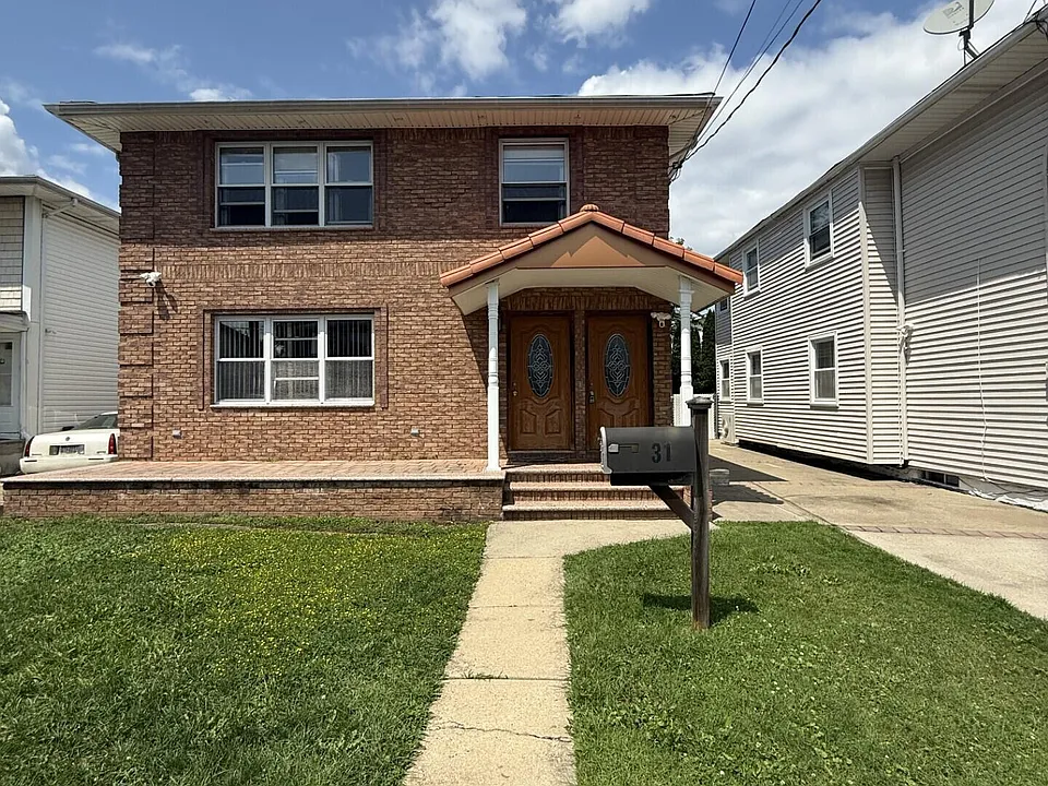 31 Thomas St
