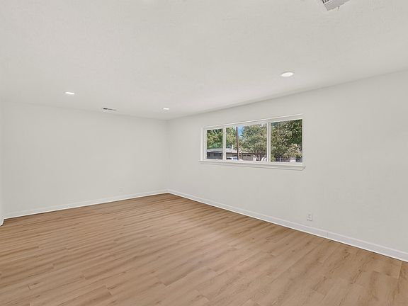 5th image of 4409 Steven St