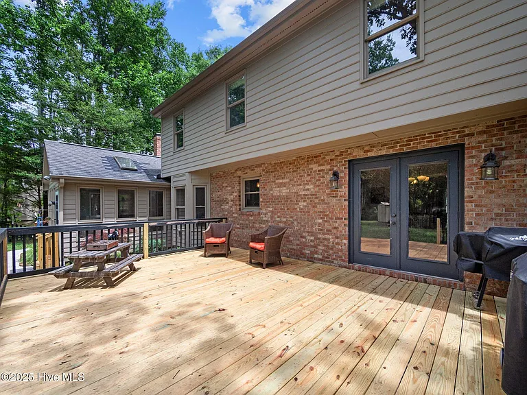939 Eton Dr — Photo 11