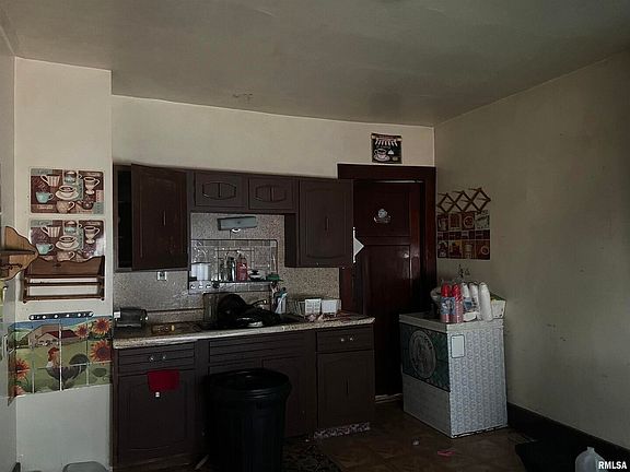 5th image of 103 S 6th St