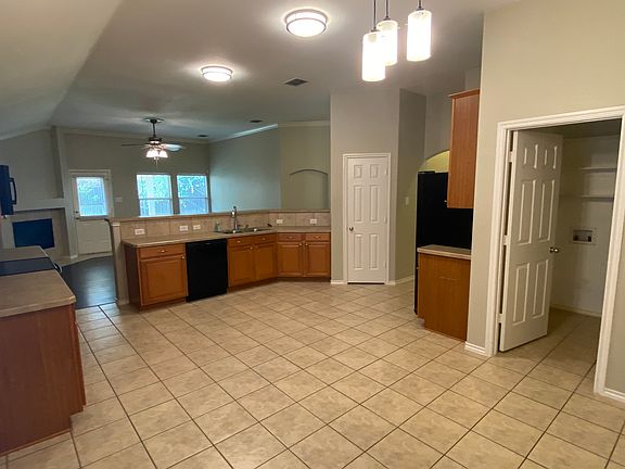 5th image of 6109 Goldenrod Dr