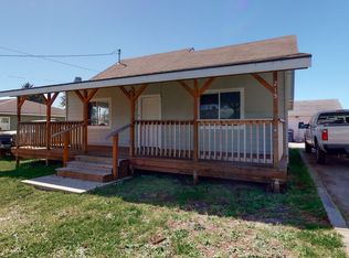 215 Tanbark Rd, Brookings, OR 97415