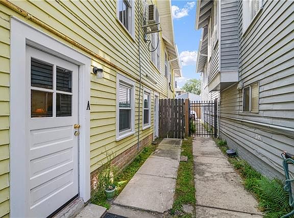 2nd image of 953 Taft Pl #A