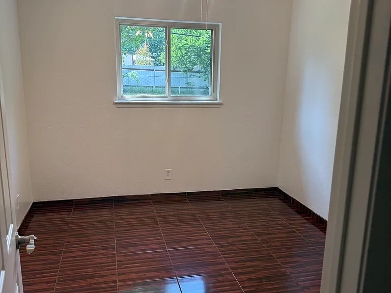 302 Bonnie Dr #A — Photo 14