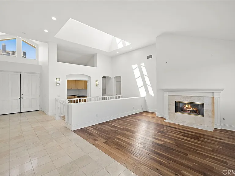 34042 Cambridge Rd — Photo 5