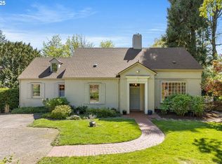 3740 SW Greenleaf Dr, Portland, OR 97221