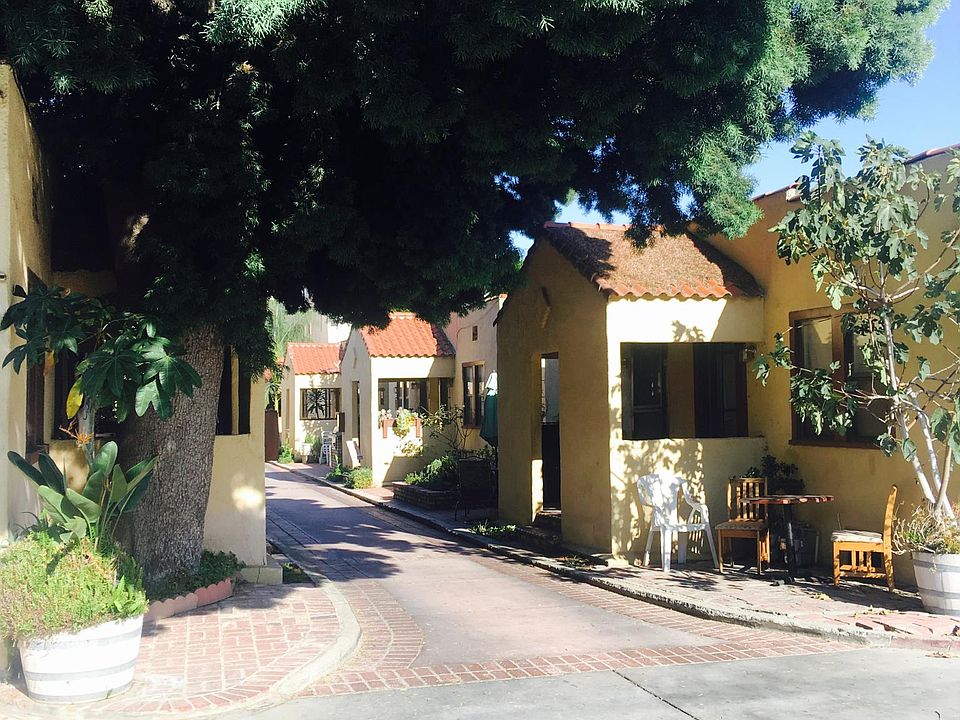 Charming Remodeled Duplex!