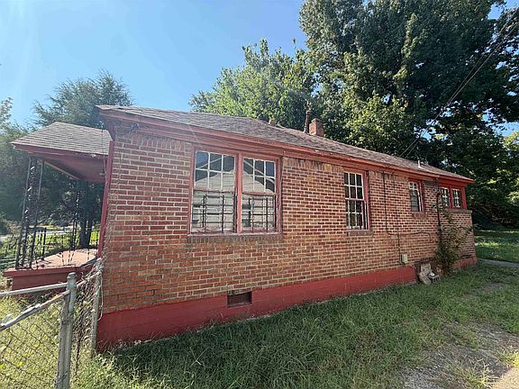 3rd image of 891 Meagher St