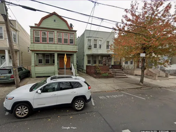 78 Sterling Avenue image 1 of 11