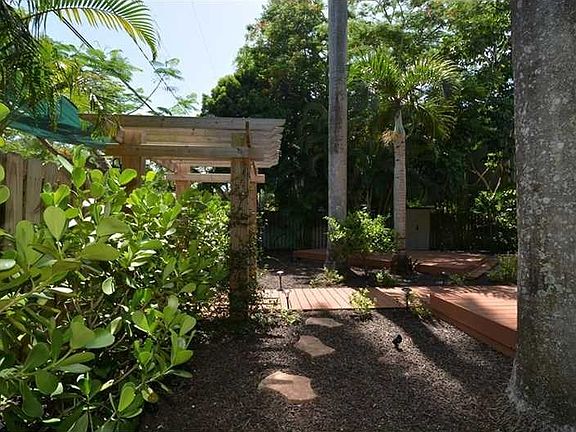 5th image of 1205 Tequesta St