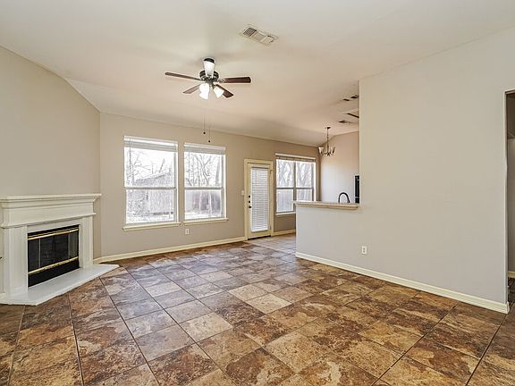 3rd image of 3821 Willowick Cir