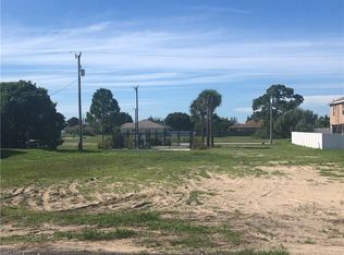 1820 Kismet Pkwy W, Cape Coral, FL 33993