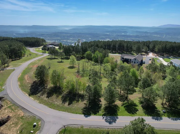 201 Pioneer Rd #216, Jasper, TN 37347