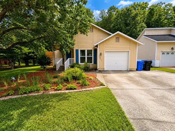 491 Oates Dr, Fayetteville, NC 28311