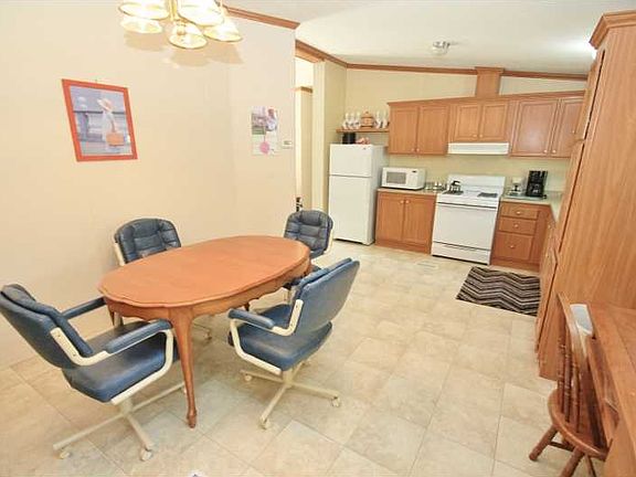 4th image of 36404 Elmwood Dr